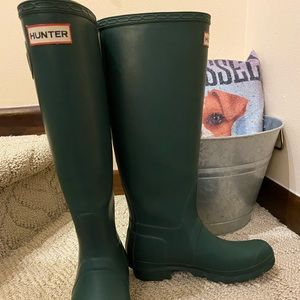 Hunter green rain boots